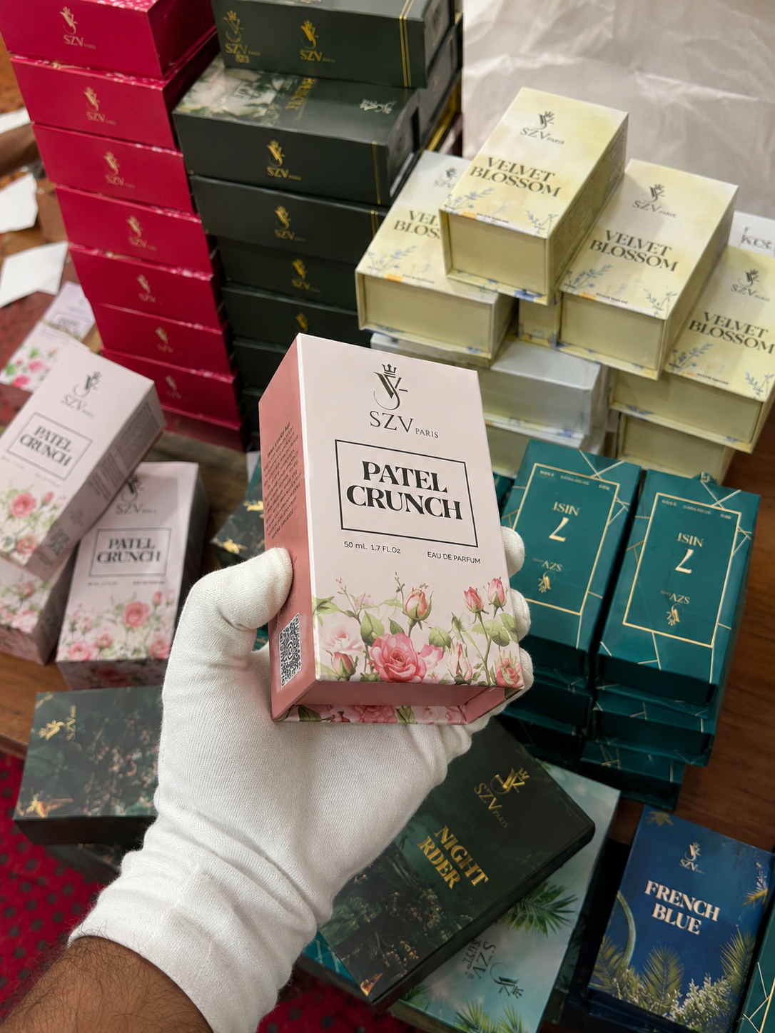 Magnetic box minimum 50 with your branding